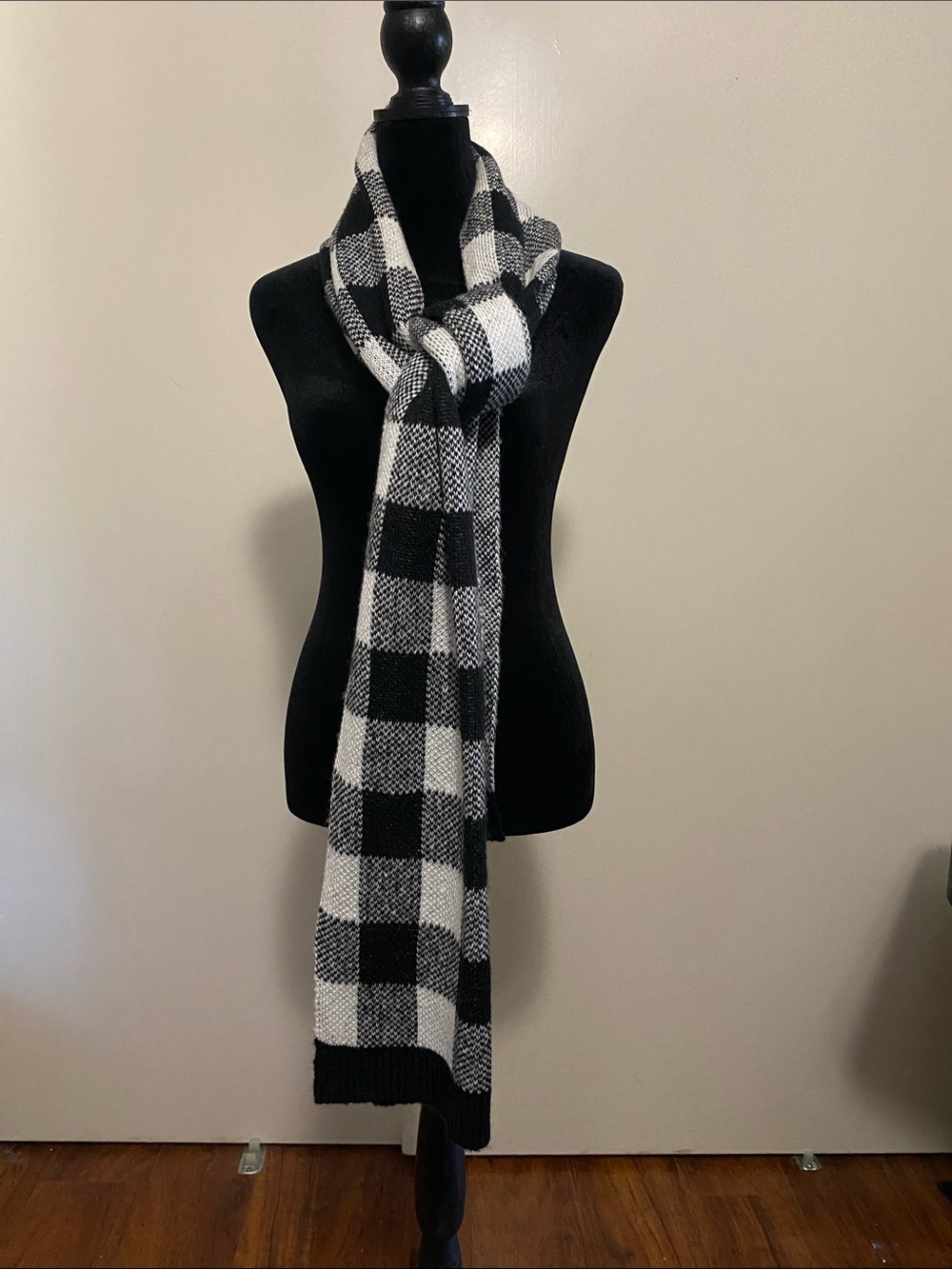 Lane Bryant Black & White Buffalo Check Knit Scarf